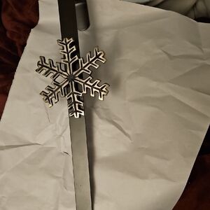 Antiqued Silver Snowflake Wreath Christmas Holiday Decor